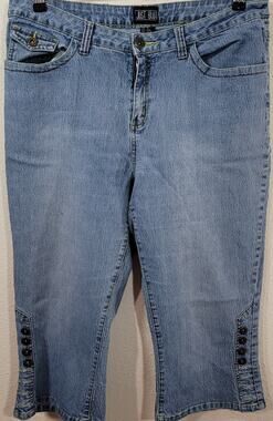 Just Blu Stonewashed Denim Capri Pants 16 Flat Front Decorative Buttons on Legs